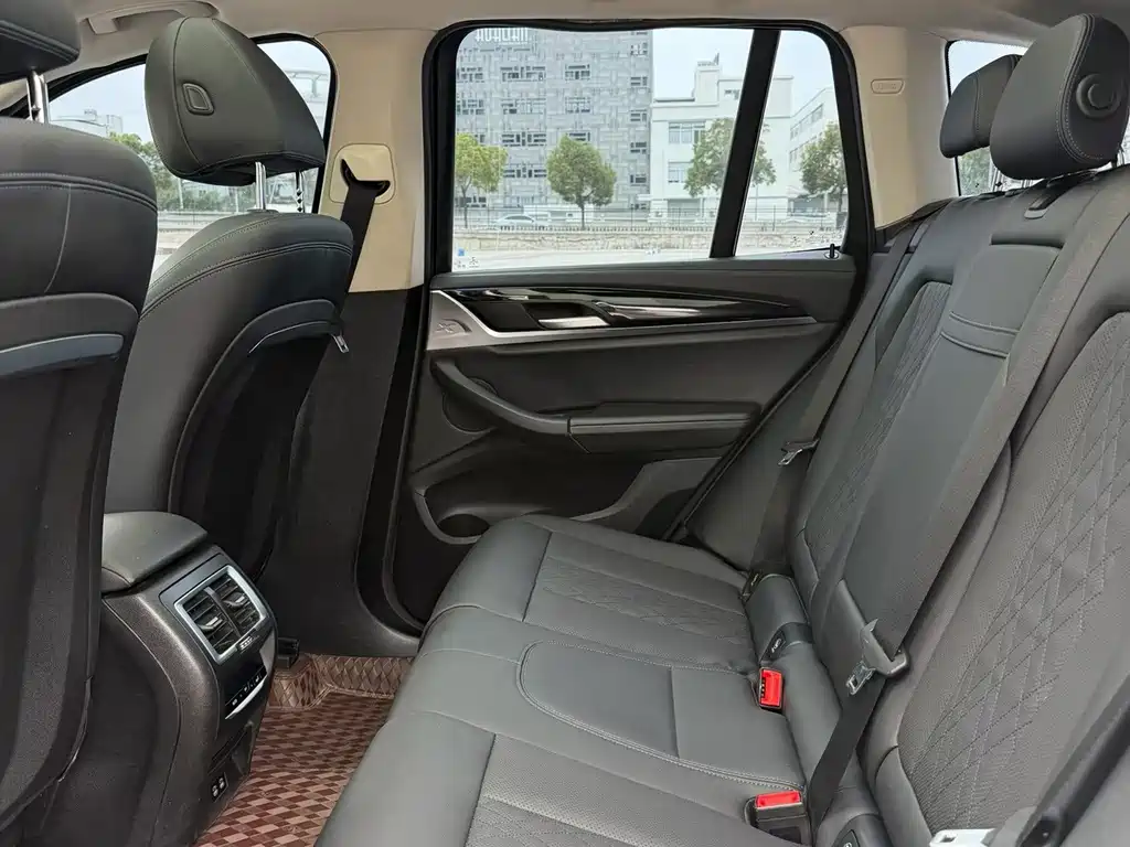 BMW X3 — миниатюра 5