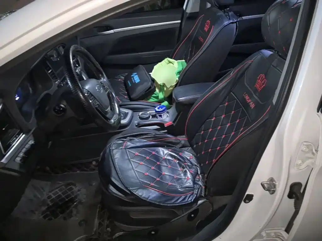 Hyundai Elantra — миниатюра 11