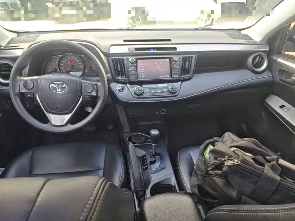 Toyota RAV4 — миниатюра 14