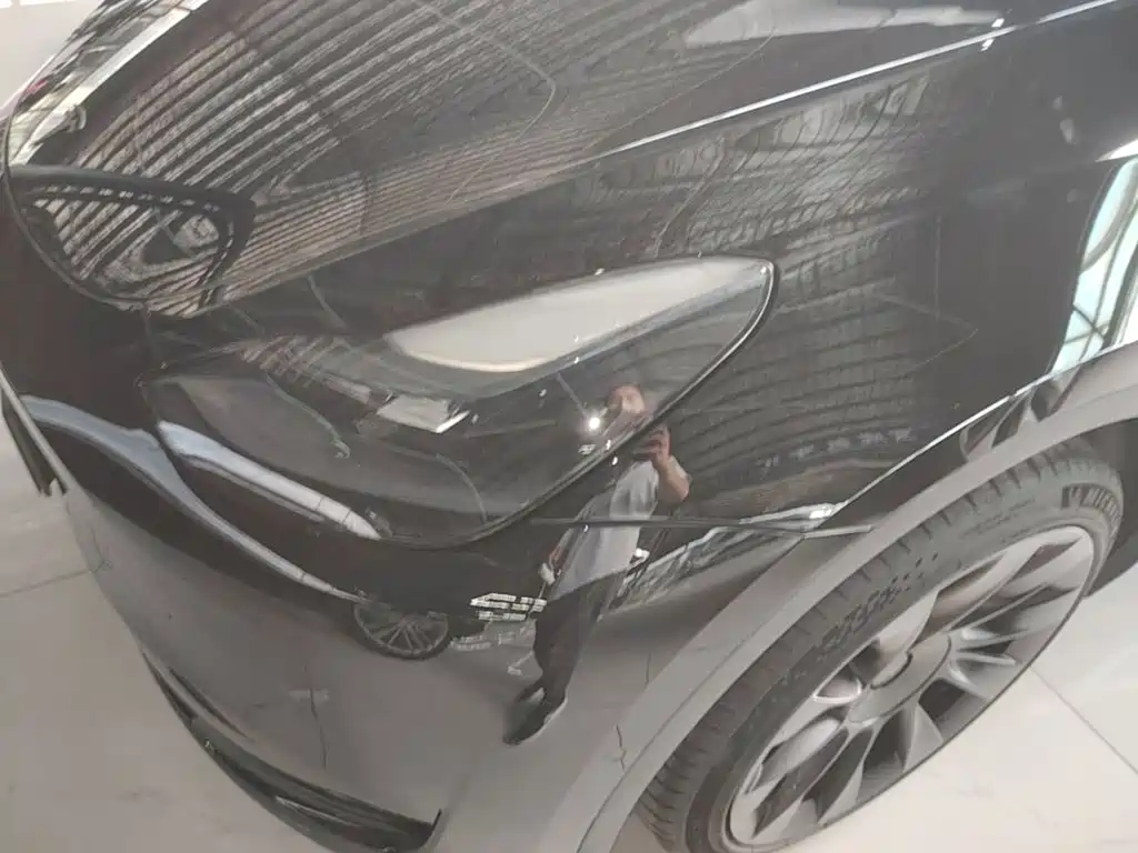 Tesla Model Y — миниатюра 24