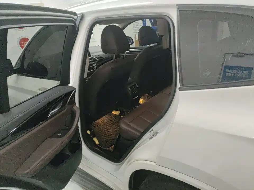 BMW X3 — миниатюра 6