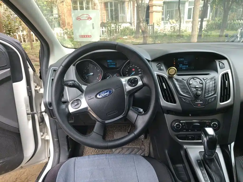 Ford Focus — миниатюра 11
