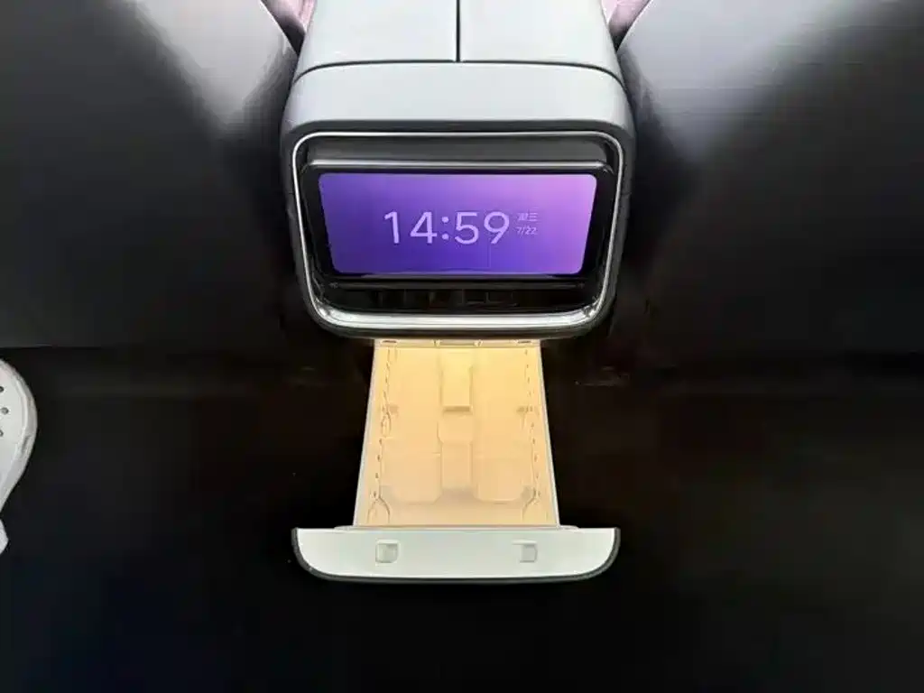 Xiaomi SU7 — миниатюра 19