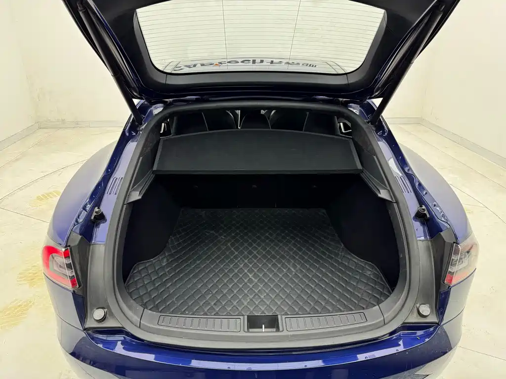 Tesla Model S — миниатюра 21