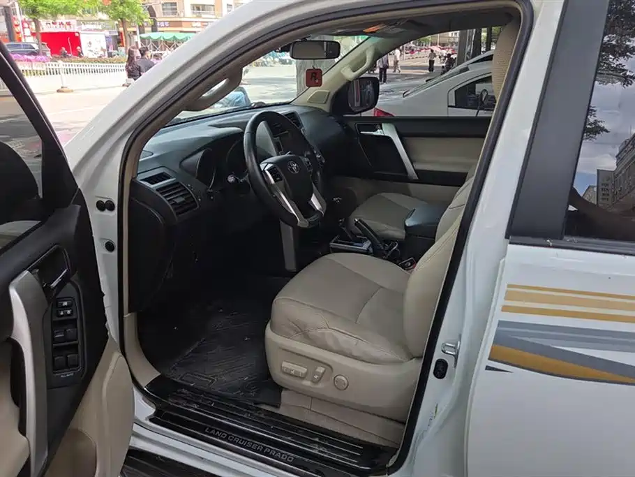 Toyota Land Cruiser Prado 2010 4.0L AT TX-L