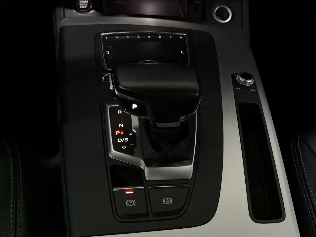 Audi Q5L — миниатюра 13