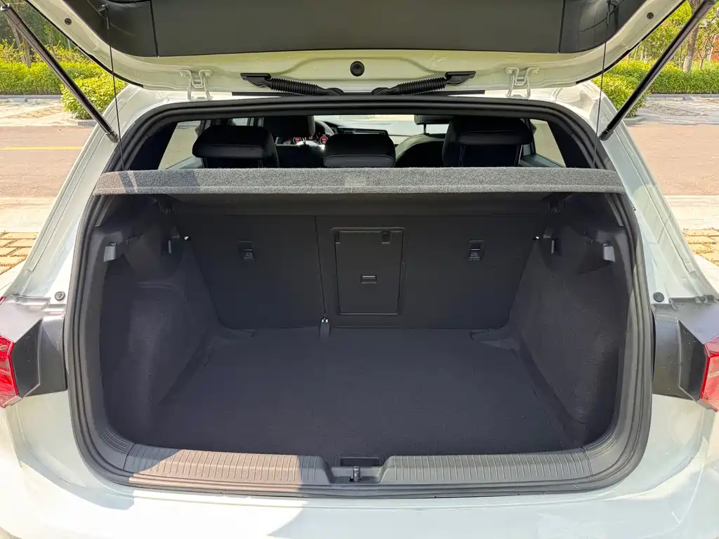 Volkswagen Golf — миниатюра 20
