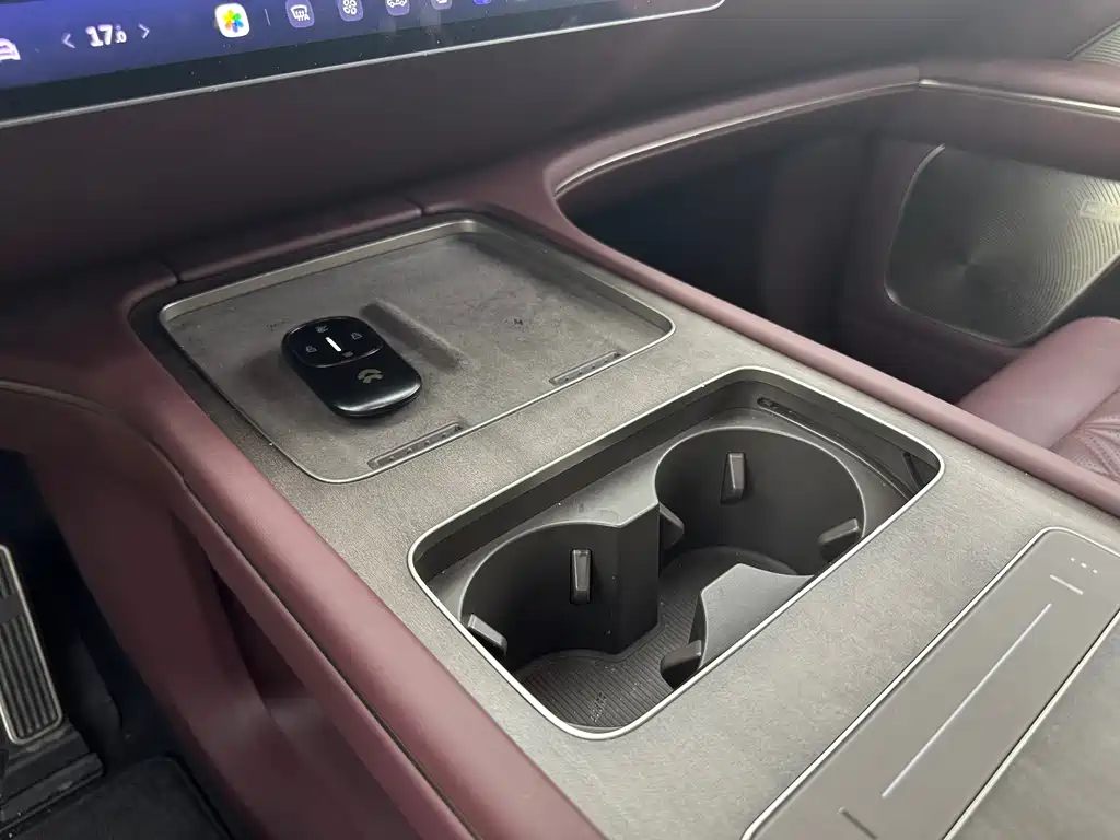 NIO ES8 — миниатюра 13