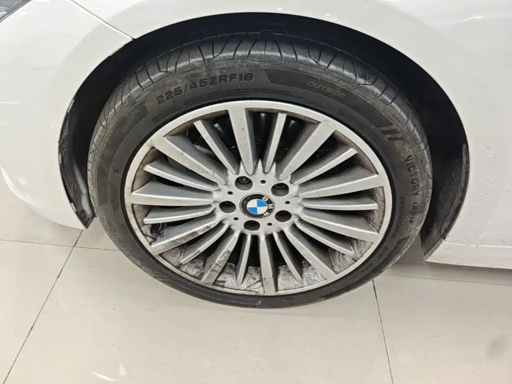 BMW 3 Series — миниатюра 23