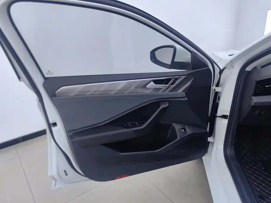 Volkswagen Sagitar — миниатюра 7