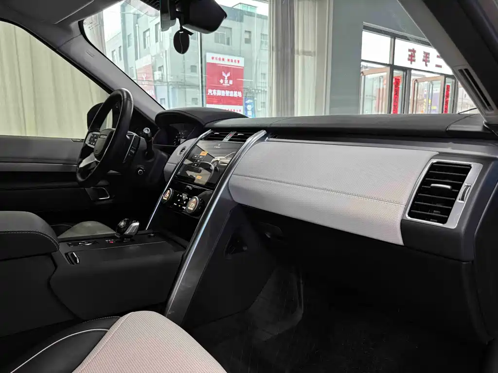 Land Rover Discovery — миниатюра 7