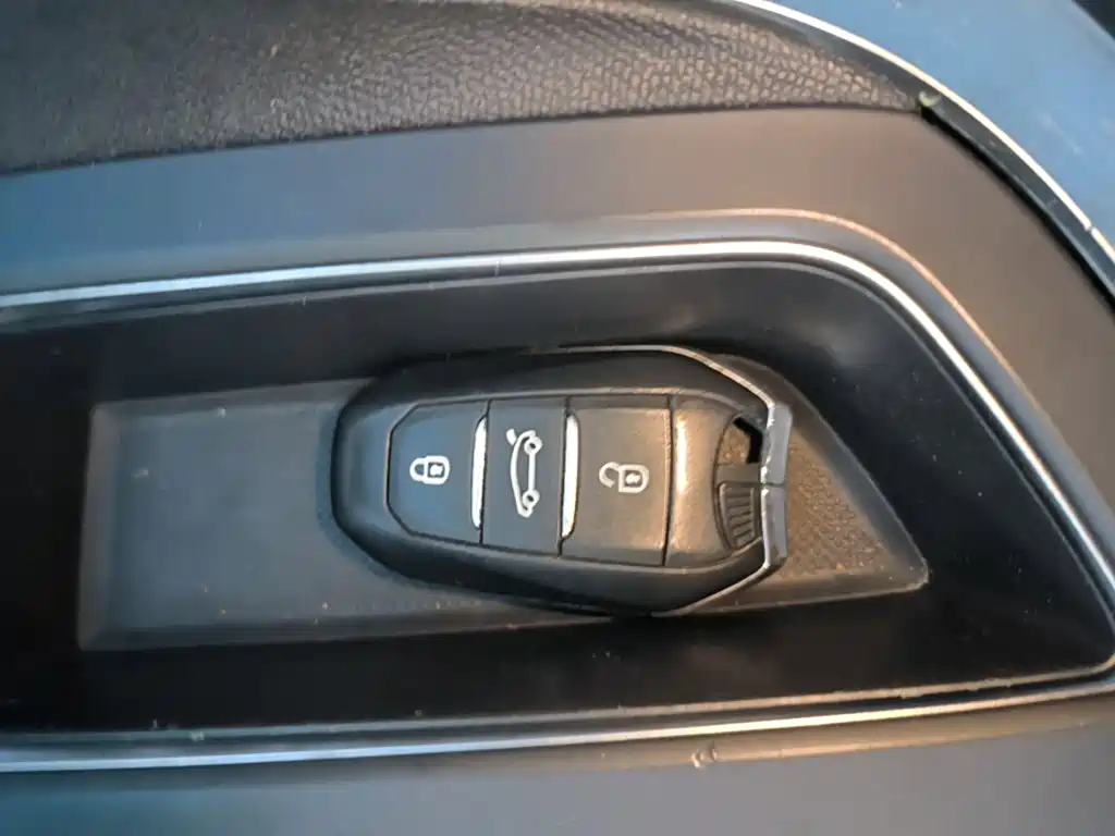 Peugeot 4008 — миниатюра 9