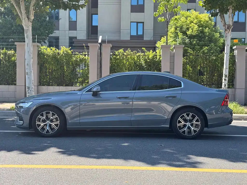 Volvo S60 — миниатюра 4