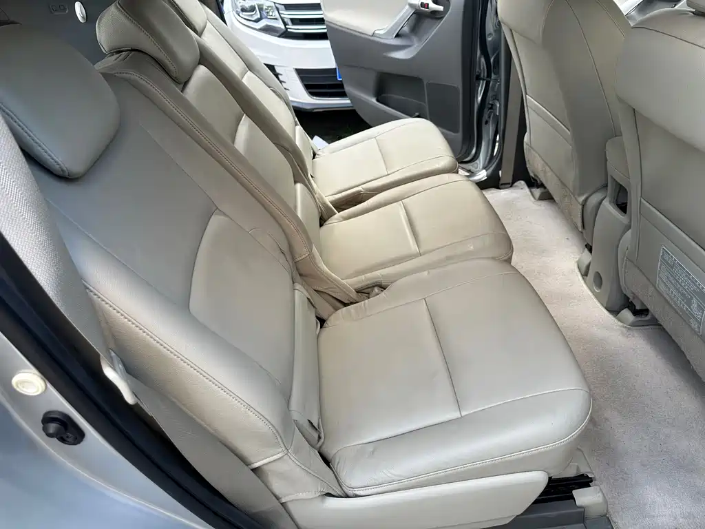 Toyota Verso — миниатюра 14