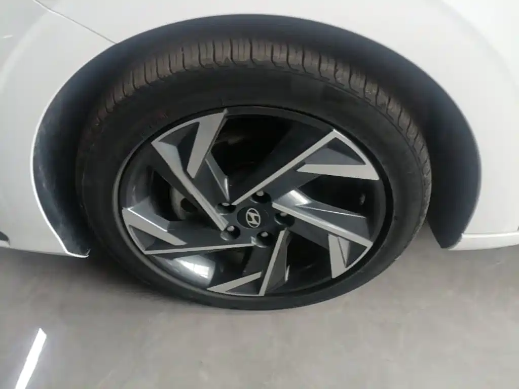 Hyundai Elantra — миниатюра 23