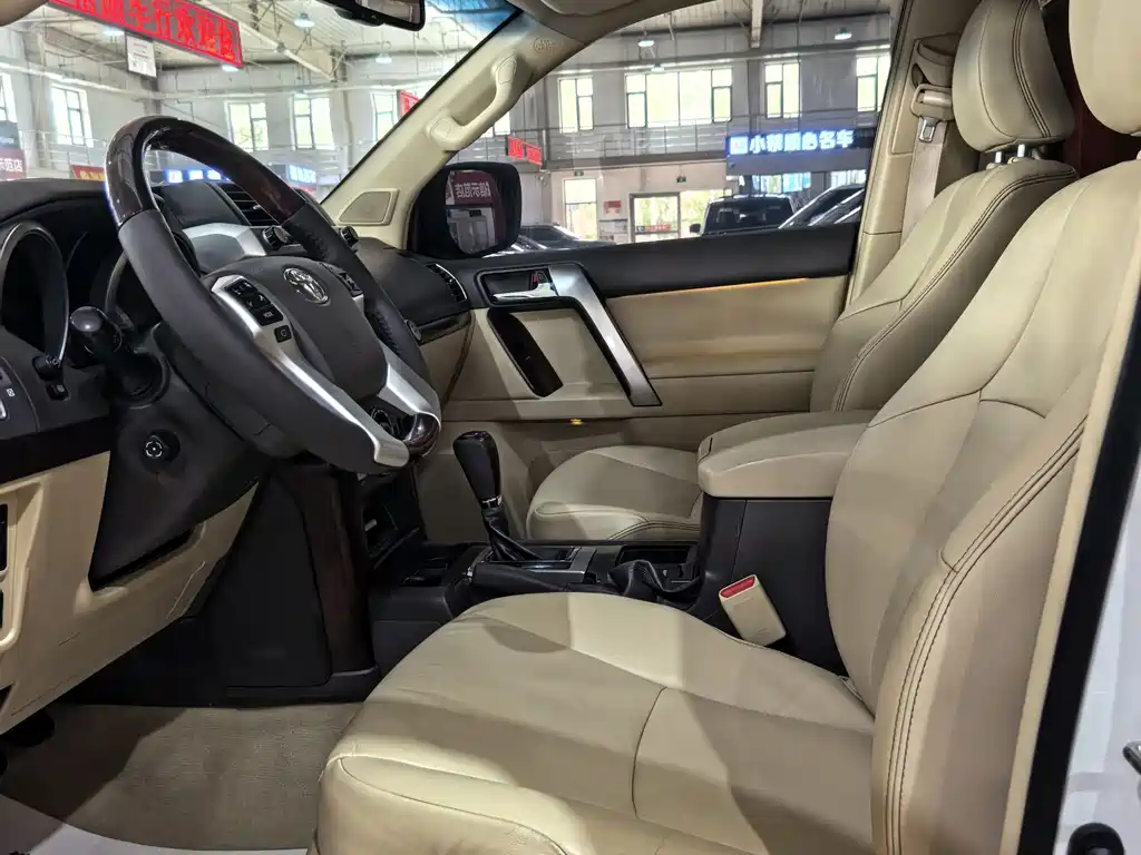 Toyota Land Cruiser Prado 2014 4.0L AT VX NAVI