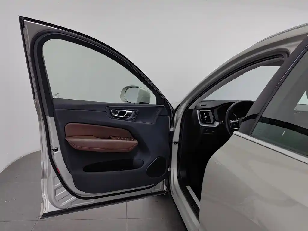 Volvo XC60 — миниатюра 8