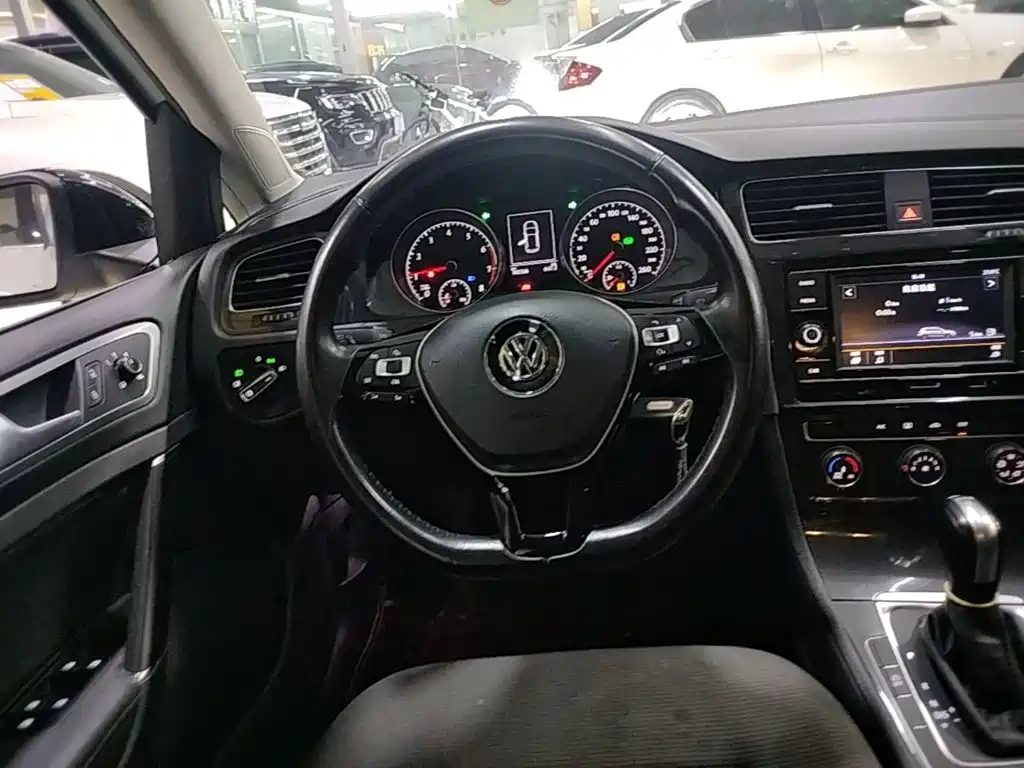 Volkswagen Golf — миниатюра 11