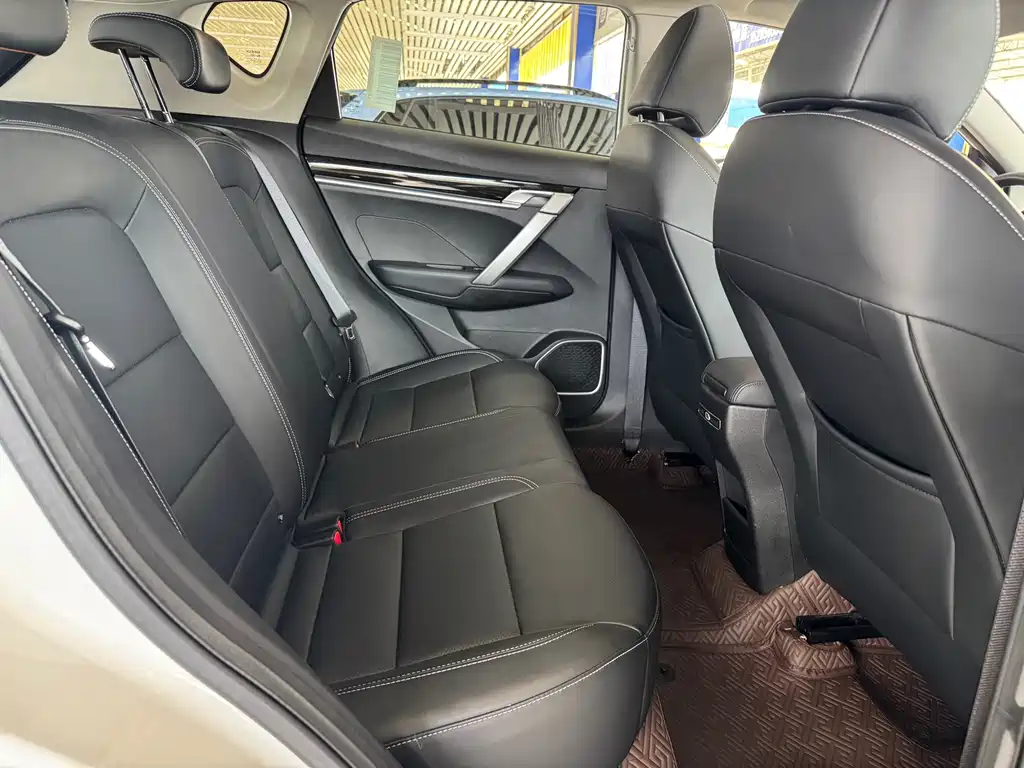 Geely Binyue — миниатюра 7