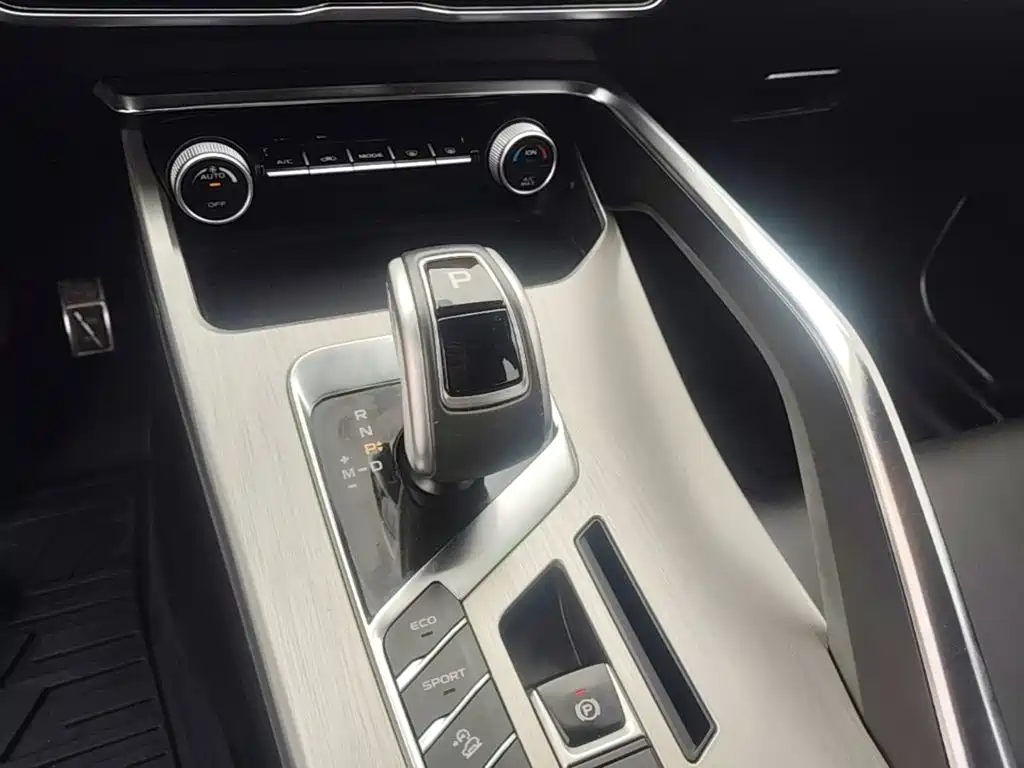 Geely Binyue — миниатюра 14