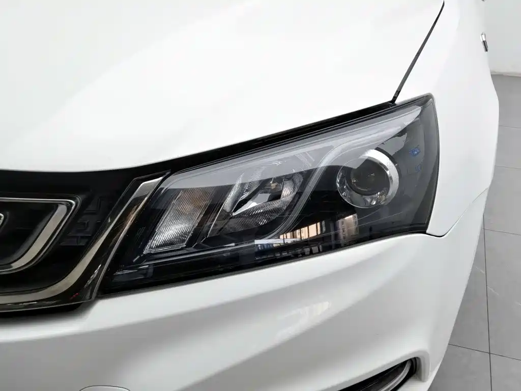 Geely Emgrand — миниатюра 7