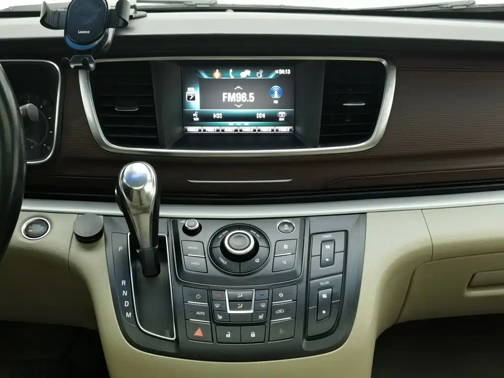 Buick GL8 — миниатюра 12