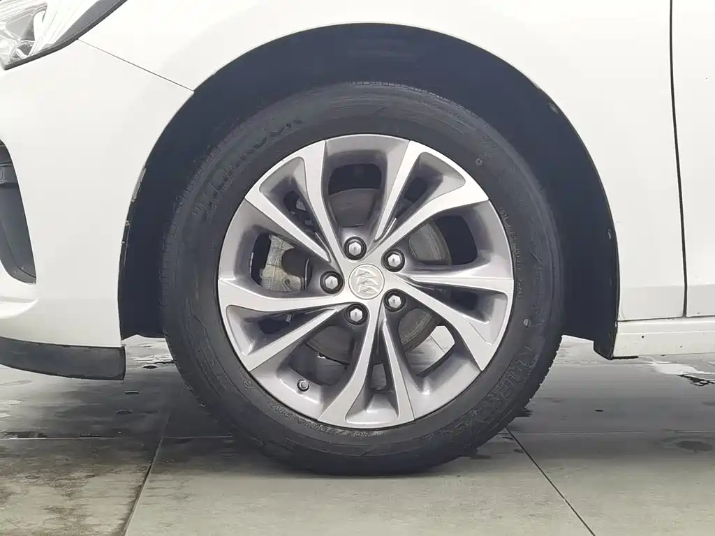 Buick Verano — миниатюра 17