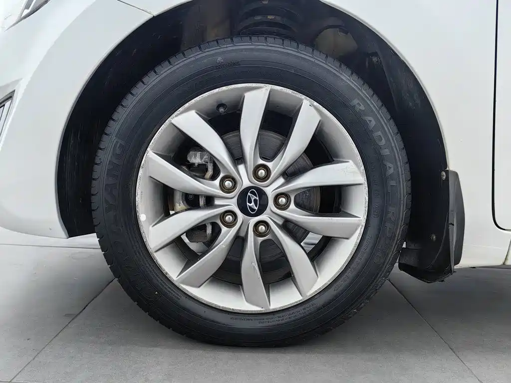 Hyundai Elantra Langdong — миниатюра 17