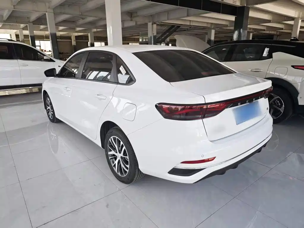 Geely Emgrand — миниатюра 5