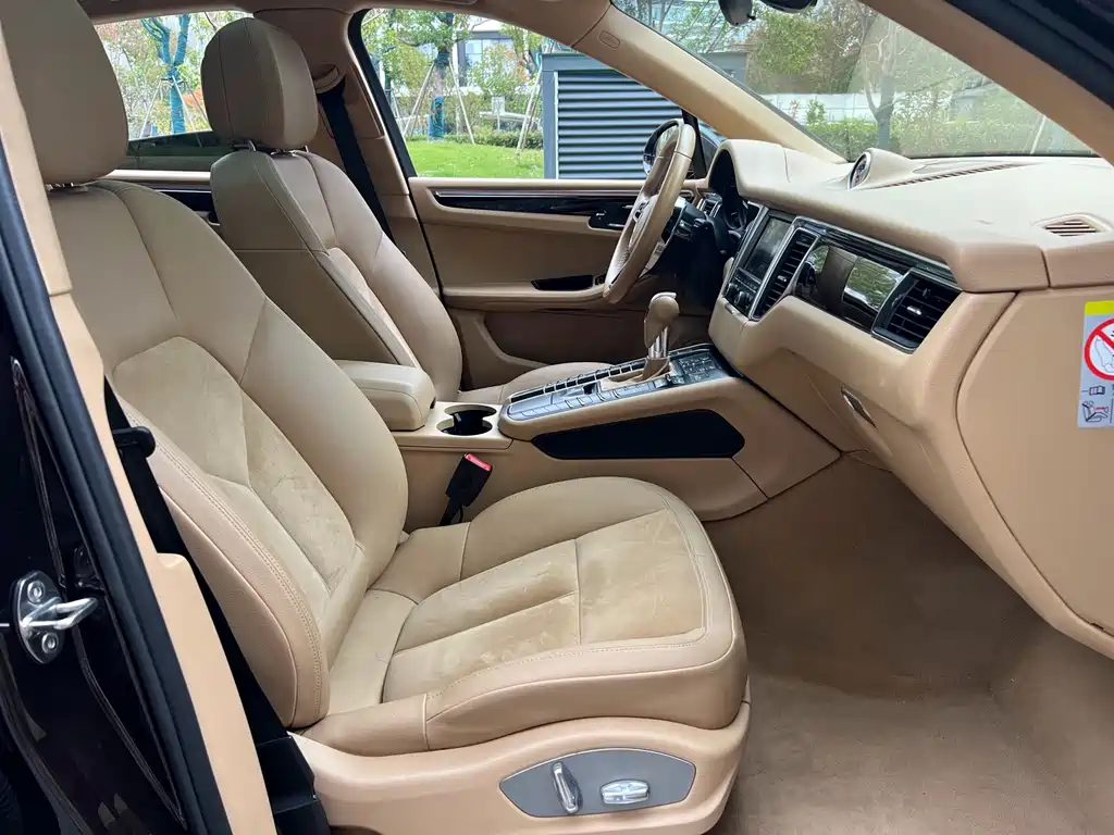 Porsche Macan — миниатюра 12
