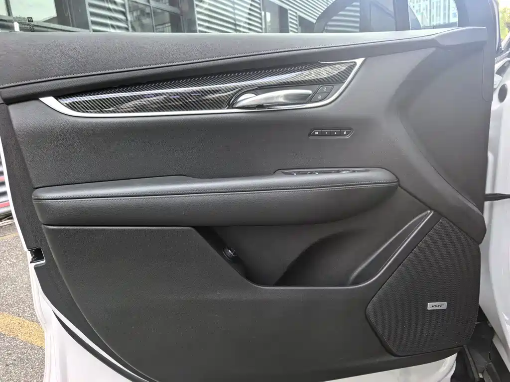Cadillac XT6 — миниатюра 12
