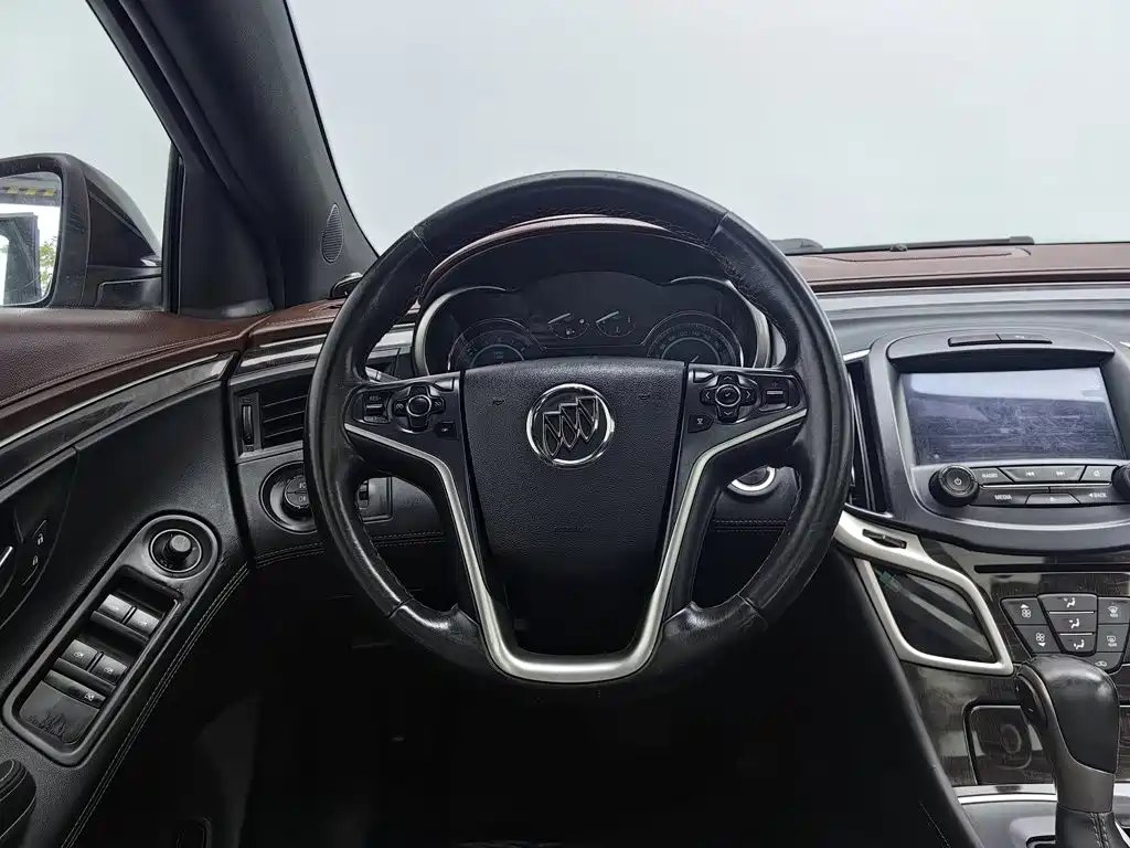 Buick LaCrosse — миниатюра 11