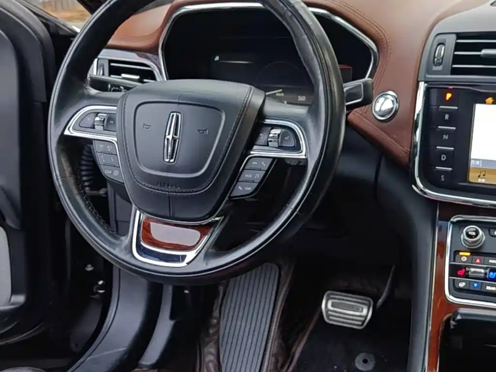 Lincoln Continental — миниатюра 7
