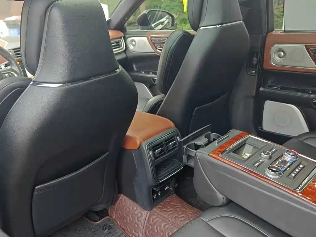 Lincoln Continental — миниатюра 18