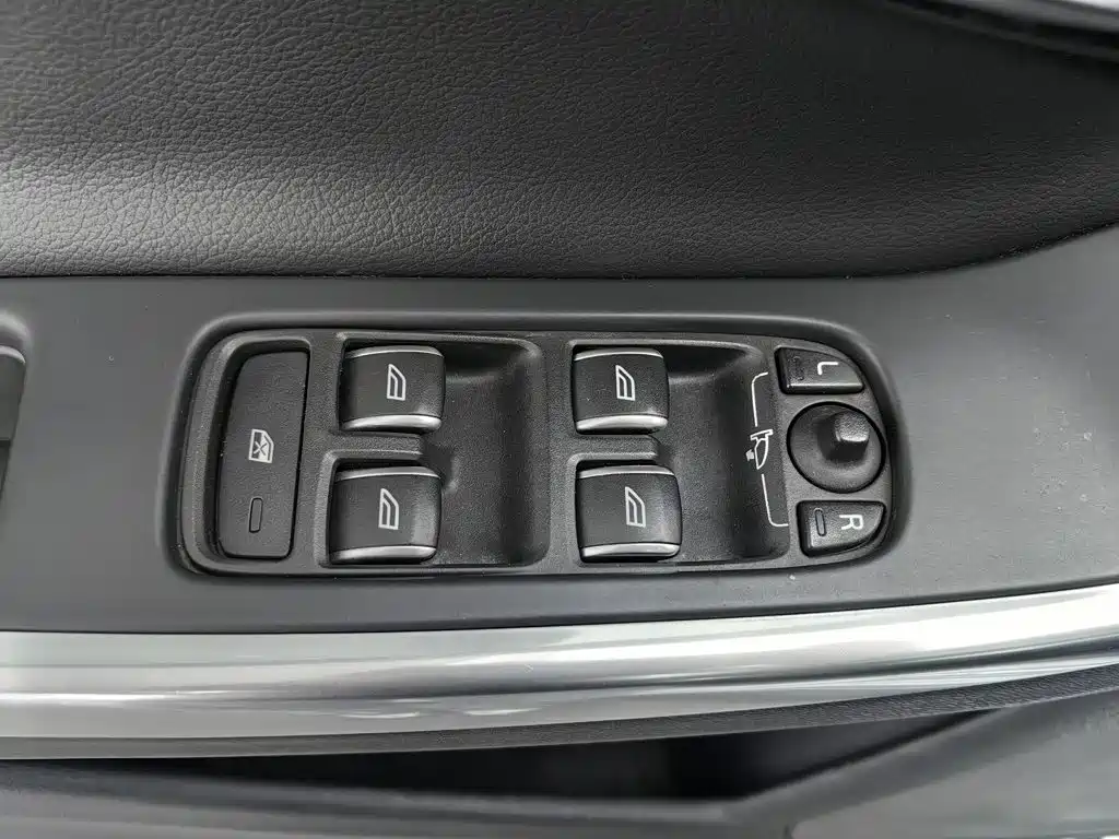 Volvo S60 — миниатюра 9