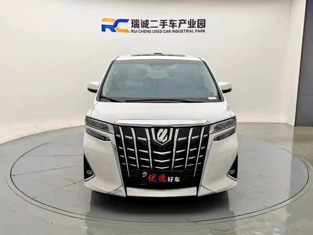 Toyota Alphard — миниатюра 2