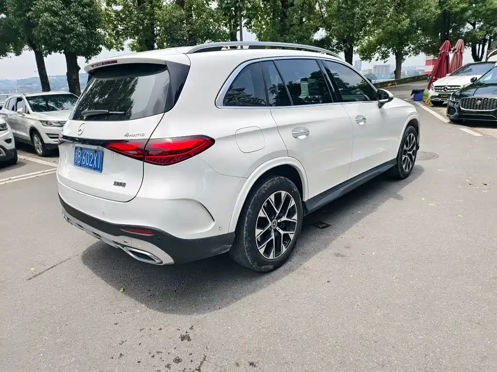 Mercedes-Benz GLC 2023 GLC 260 L 4MATIC 5 мест