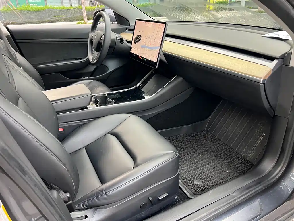 Tesla Model 3 — миниатюра 11