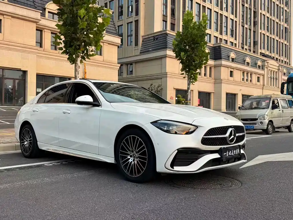 Mercedes-Benz C-Class — миниатюра 3