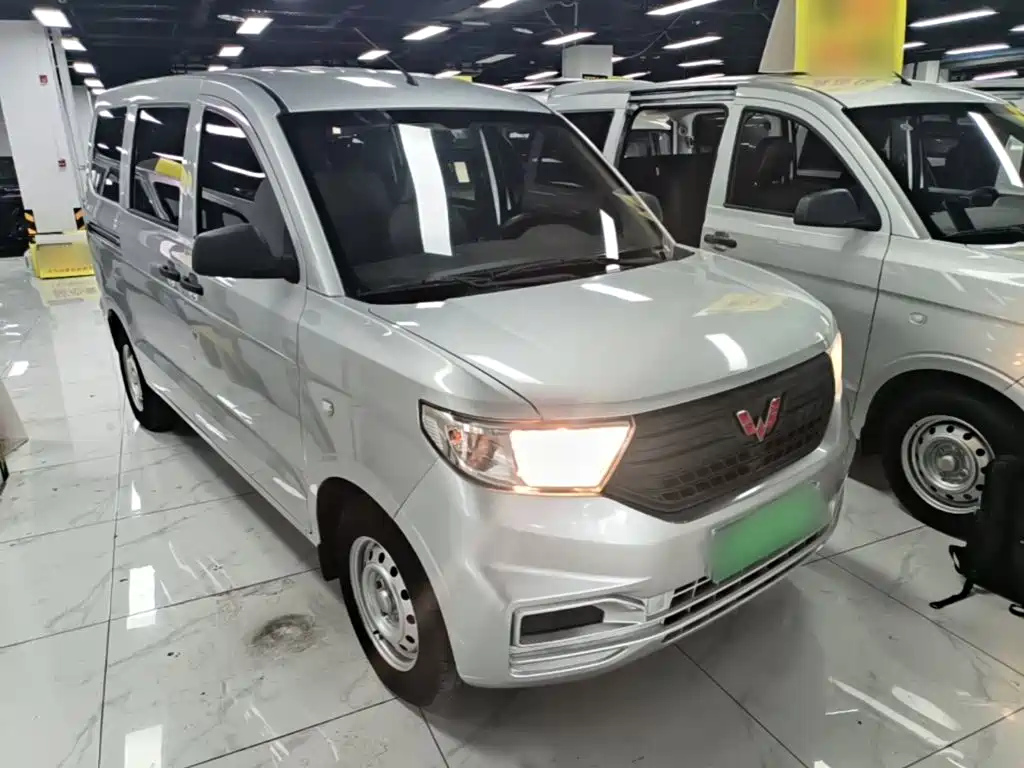Wuling Hongguang V — миниатюра 4