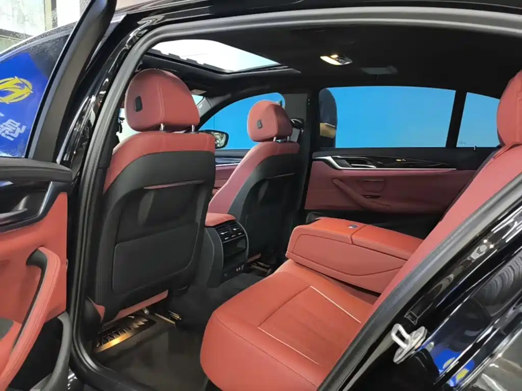 BMW 5 Series — миниатюра 17