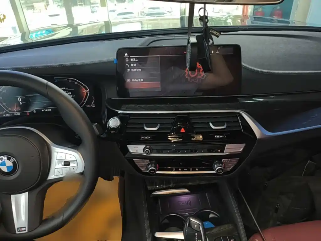 BMW 5 Series — миниатюра 10