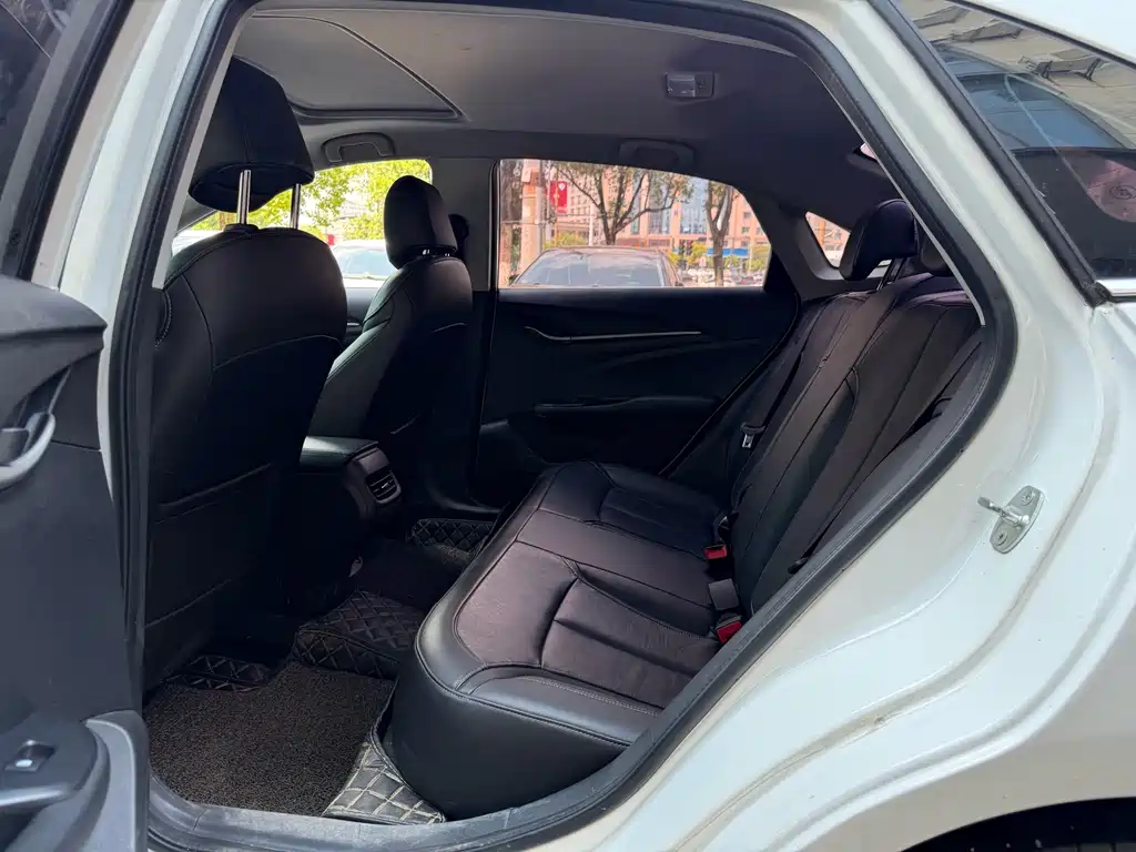 Buick Excelle — миниатюра 9