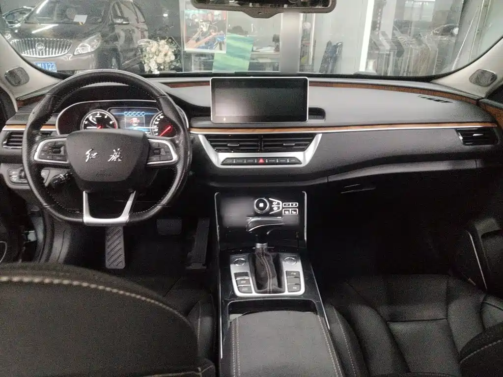 Hongqi H5 2018 30TD