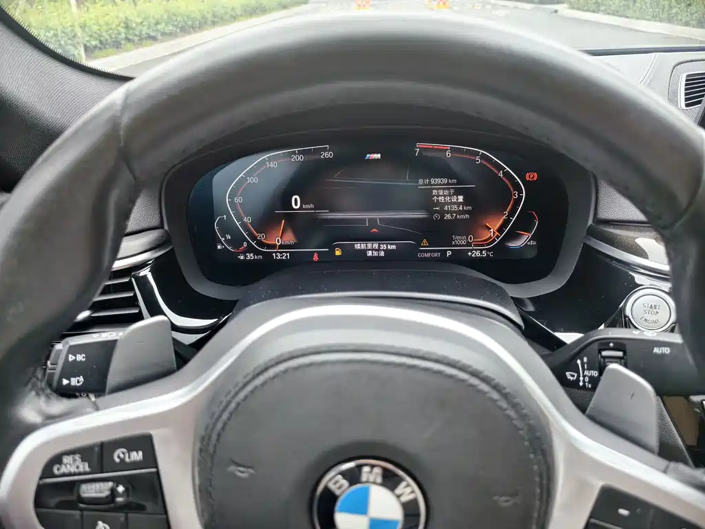 BMW 5 Series — миниатюра 13