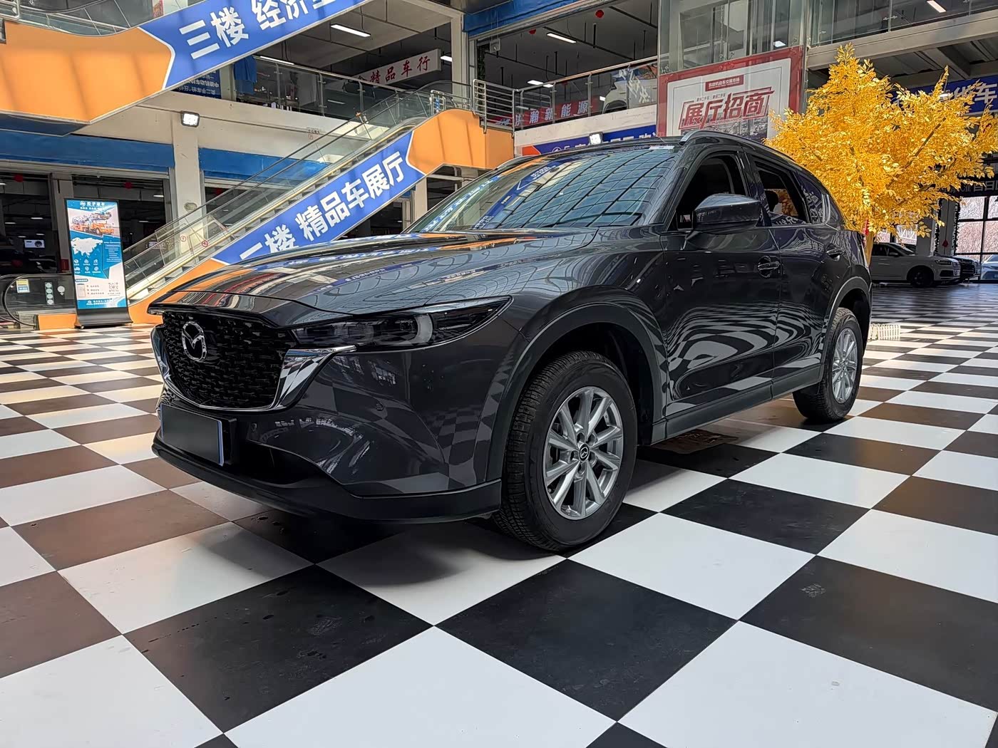 Mazda CX-5 2.0 л 2022 г. Серебристо-серый, пробег 45000 км