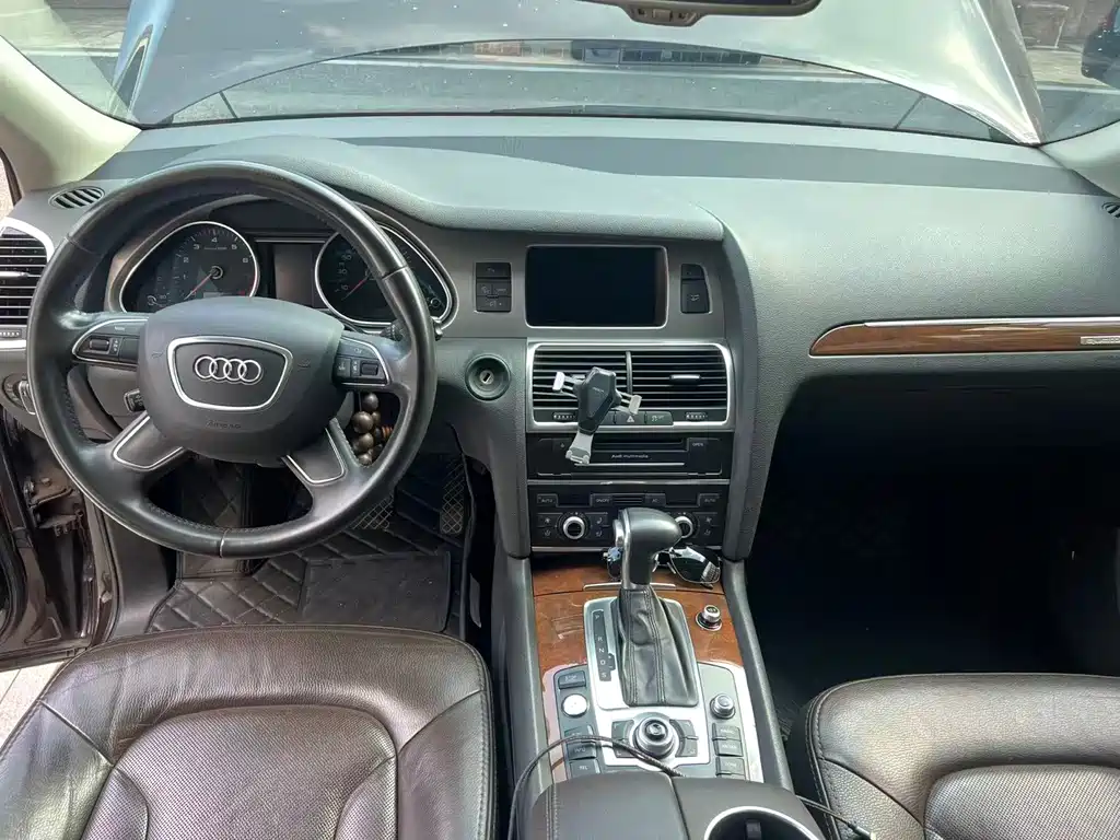 Audi Q7 — миниатюра 12