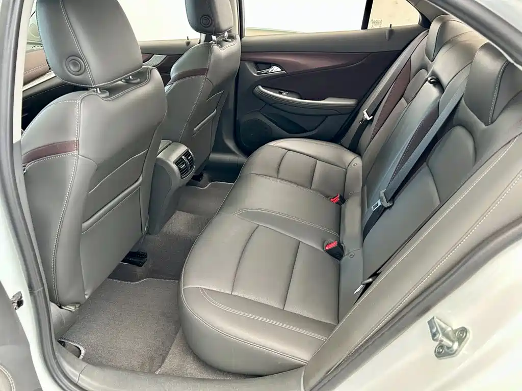 Chevrolet Malibu — миниатюра 7