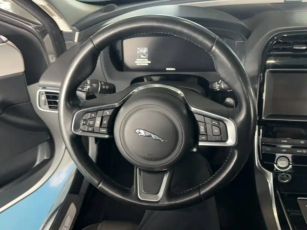 Jaguar XEL — миниатюра 4