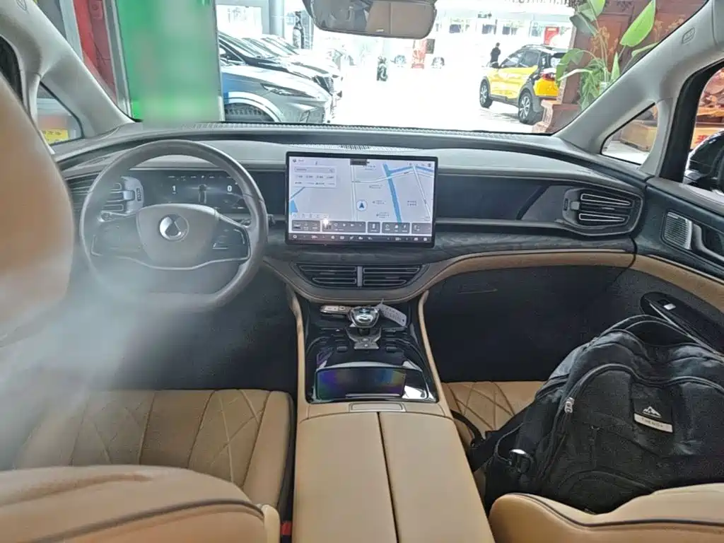 Denza D9 2022 EV 620 Luxury